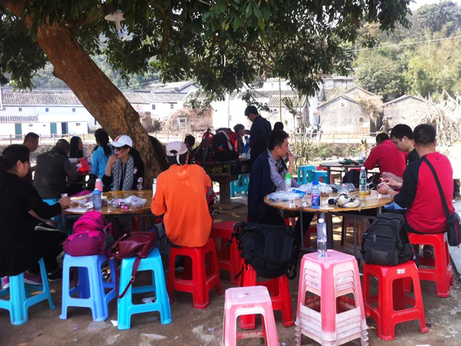 公司組織深圳馬巒山野炊活動(dòng)